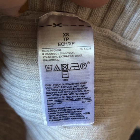 Women’s Gap Cardigan - Picture 7 of 7